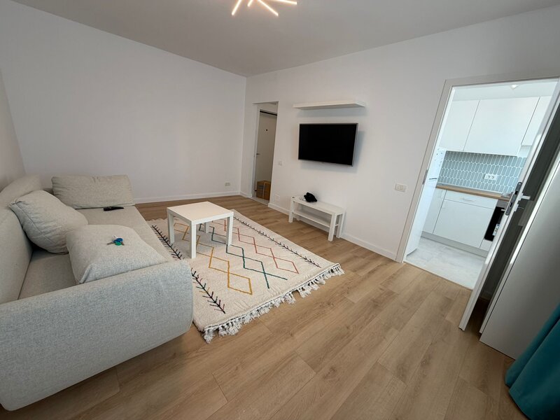 Titan 3 minute metrou, bloc mixt, totul nou,