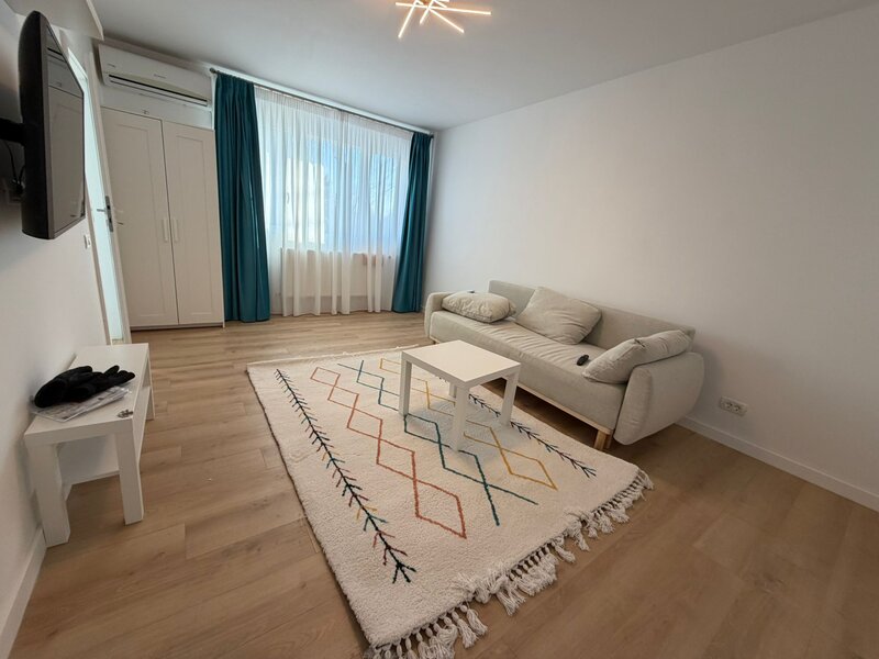 Titan 3 minute metrou, bloc mixt, totul nou,