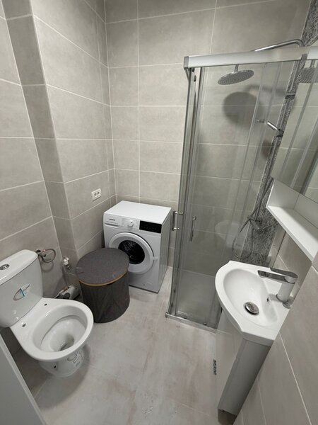 Titan 3 minute metrou, bloc mixt, totul nou,